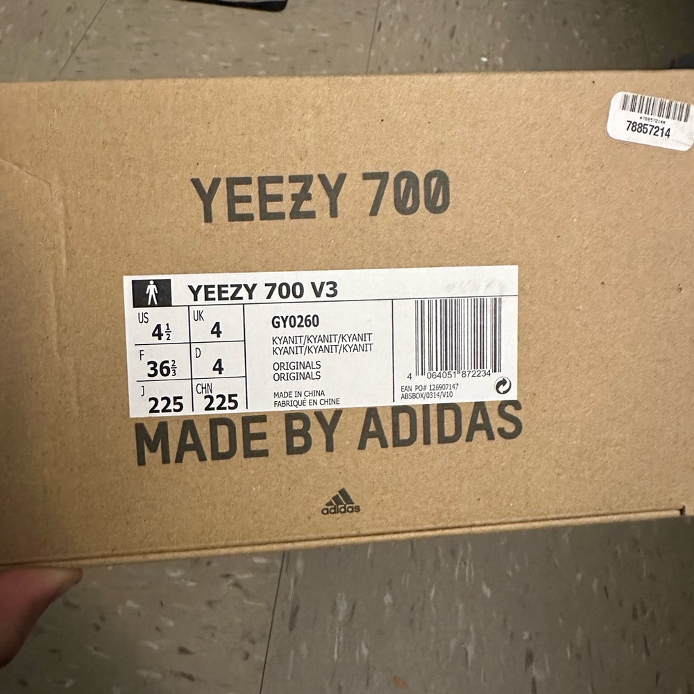 Yeezy 700